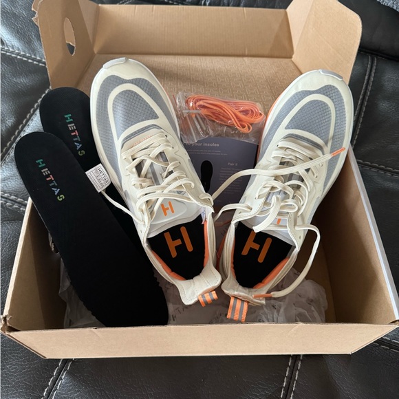 Women’s brand new running shoes - Picture 1 of 4